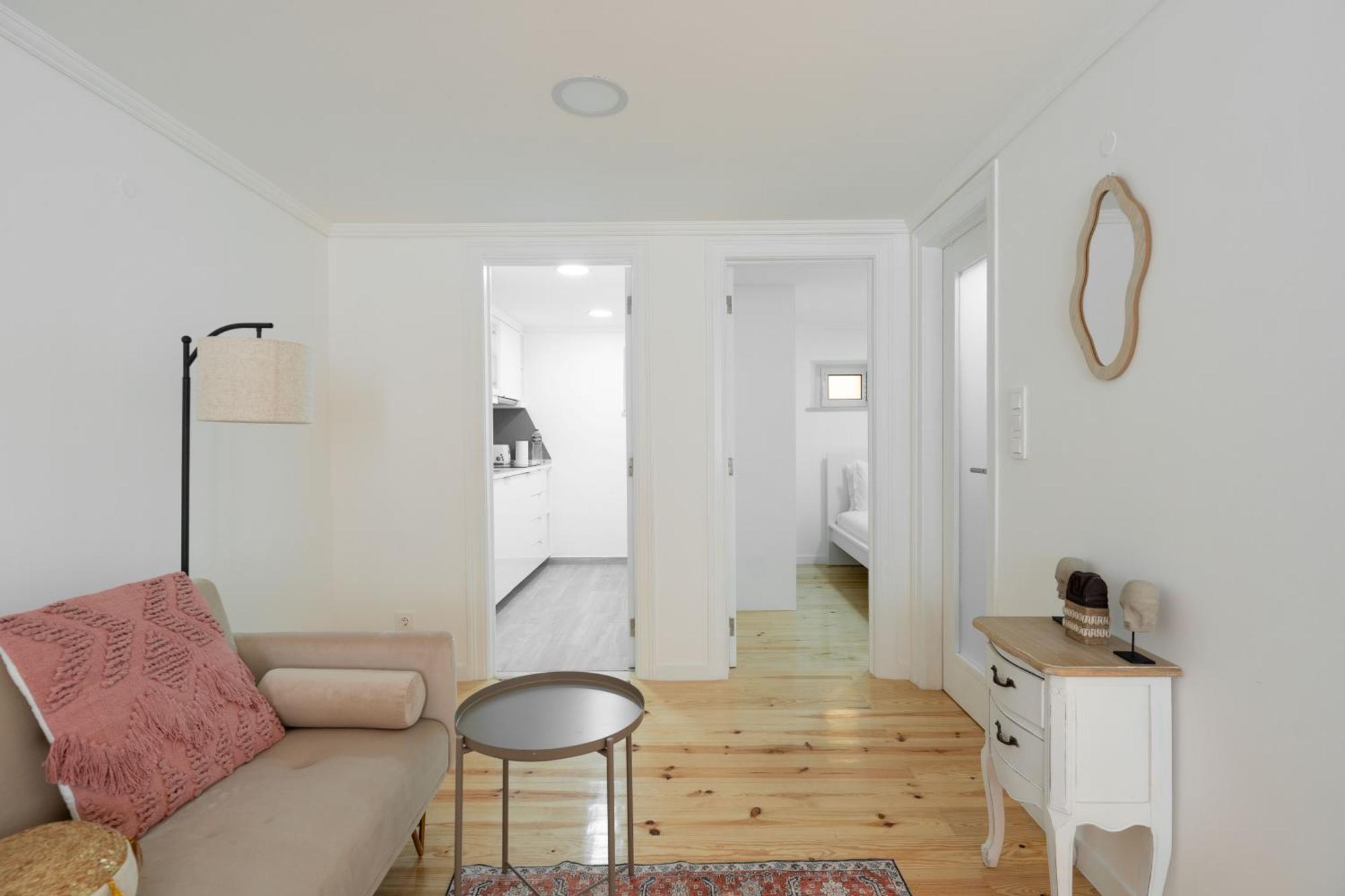 Cozy Bohemian Flat- Berry *