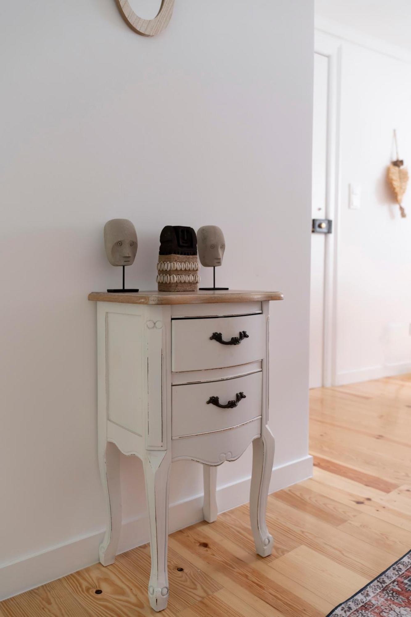 Cozy Bohemian Flat- Berry *