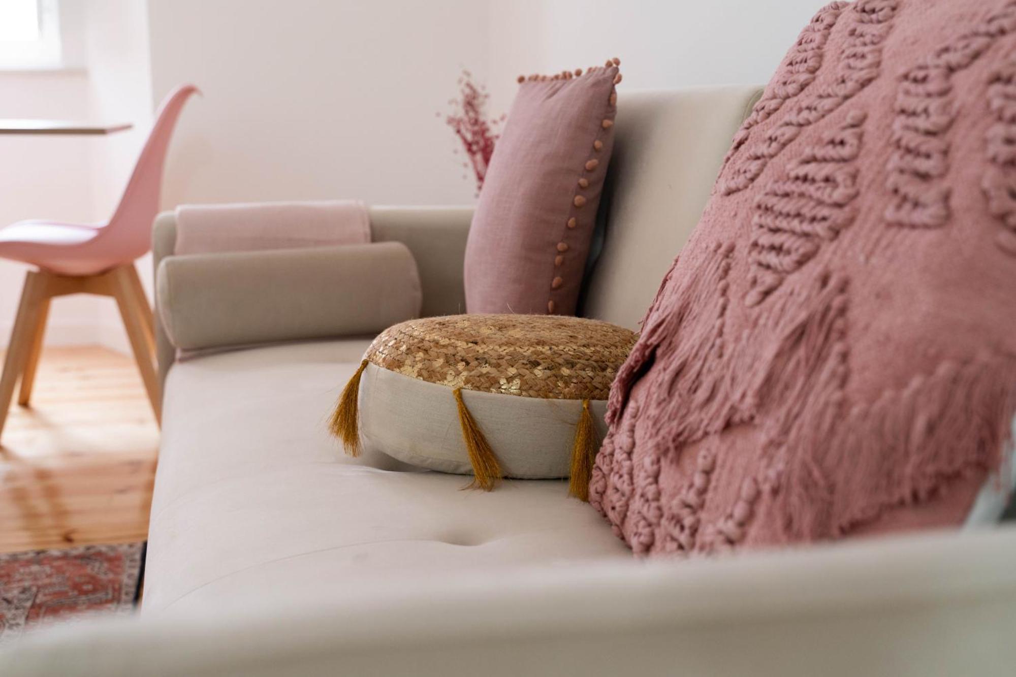 Cozy Bohemian Flat- Berry * Lisbon